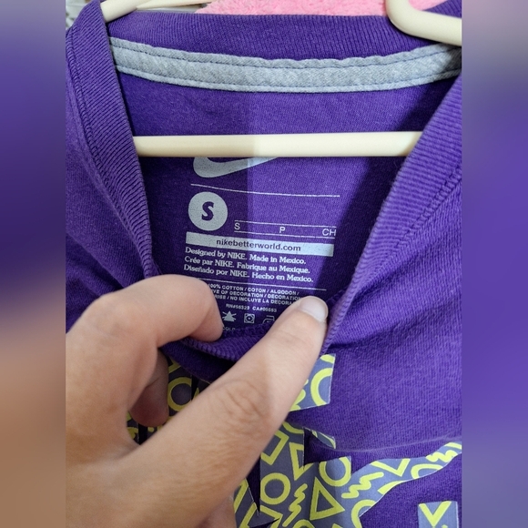 NIKE PURPLE T-SHIRT SIZE SMALL GIRLS 10/12 - Picture 3 of 3
